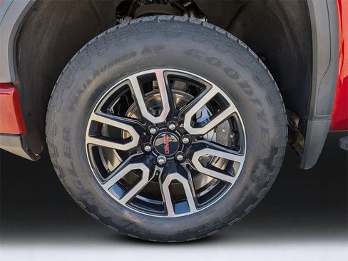 Used 2023 GMC Sierra 1500 AT4 w/ Technology Package image 10