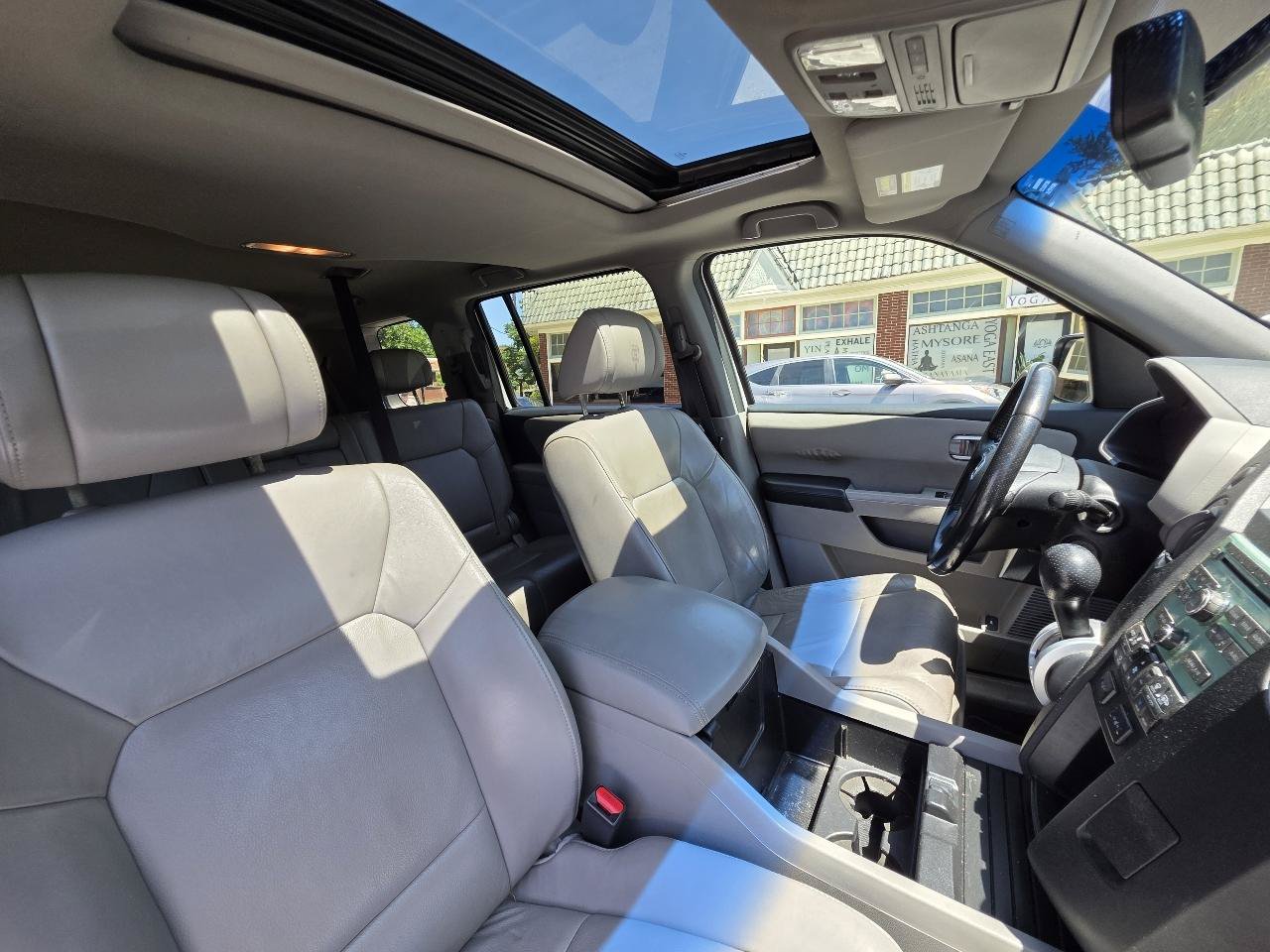 Used 2010 Honda Pilot EX-L image 24