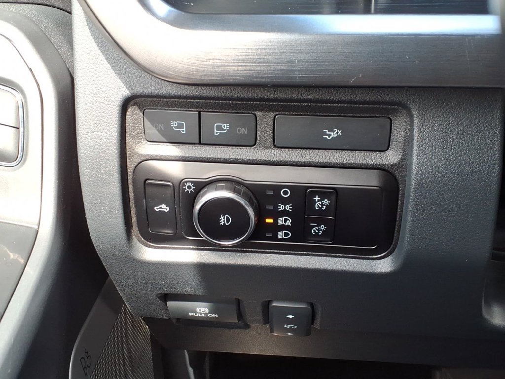 Used 2023 Ford F350 Lariat w/ FX4 Off-Road Package AWD/4WD image 35