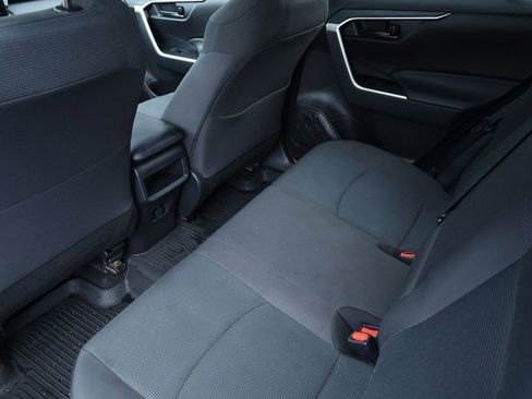 Used 2021 Toyota RAV4 LE image 23