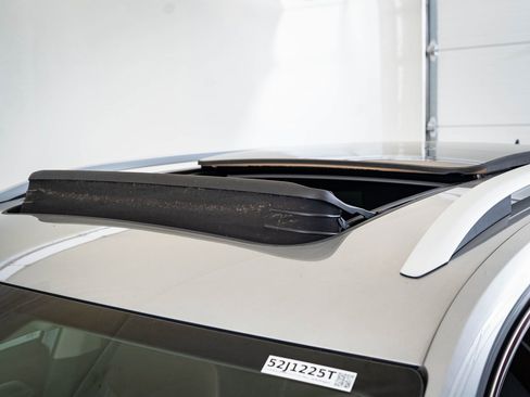 Used 2021 Volkswagen Atlas SEL Premium image 14