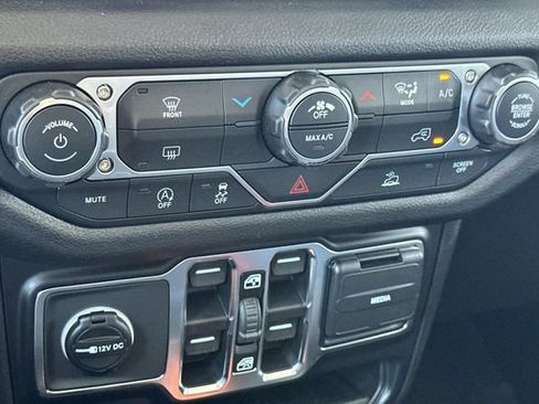 New 2026 Jeep Gladiator Sport AWD/4WD image 18