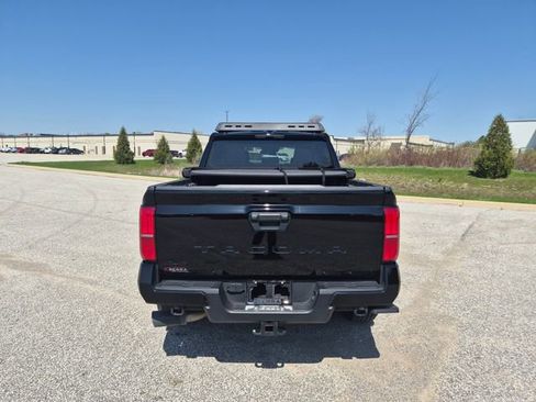 Used 2024 Toyota Tacoma TRD Sport image 6