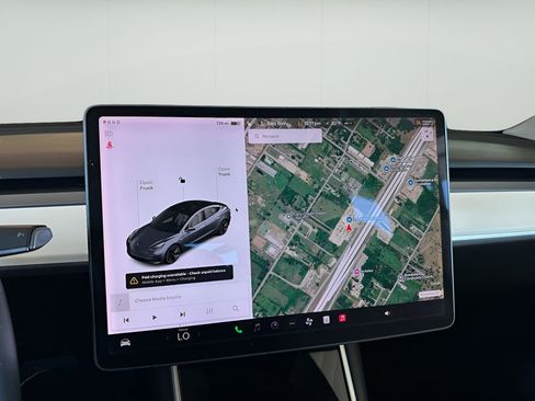 Used 2020 Tesla Model 3 Standard Range image 18