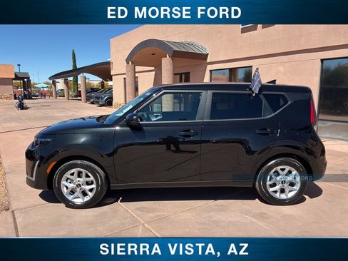 Used 2025 Kia Soul LX FWD image 5