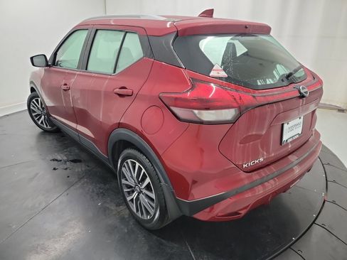 Used 2022 Nissan Kicks SV image 6