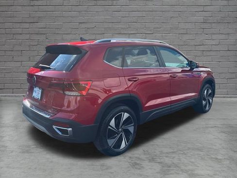 Used 2024 Volkswagen Taos SE AWD/4WD image 7