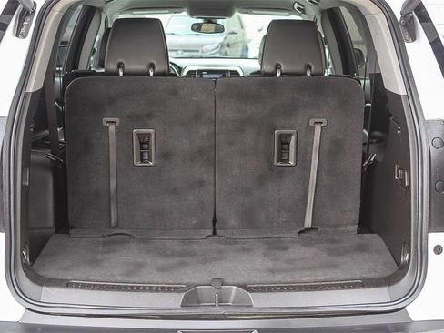 Used 2023 GMC Acadia SLT image 25