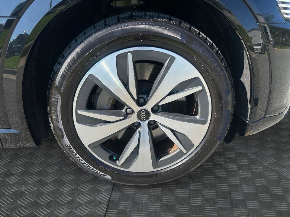 Used 2024 Audi Q8 e-tron Premium AWD/4WD image 23