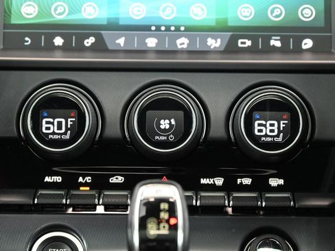 Used 2019 Jaguar F-TYPE R AWD/4WD image 35