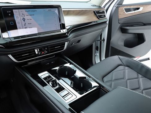 New 2026 Volkswagen Atlas SE image 23