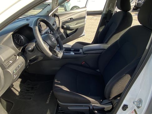 Used 2024 Nissan Sentra S FWD image 16