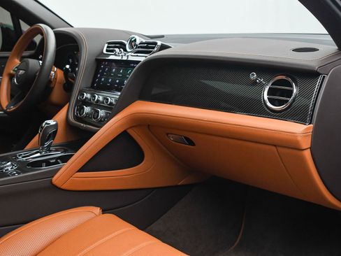 Certified 2022 Bentley Bentayga image 21