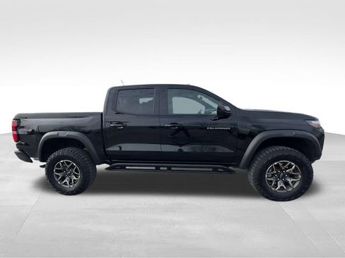 Used 2024 Chevrolet Colorado ZR2 w/ Technology Package AWD/4WD image 9