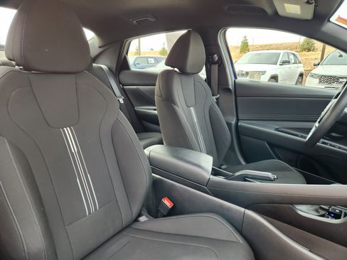 Used 2025 Hyundai Elantra Sport image 14