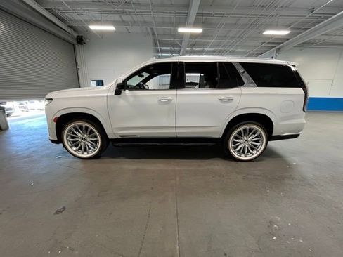 Used 2023 Cadillac Escalade Premium Luxury w/ Performance Package AWD/4WD image 6