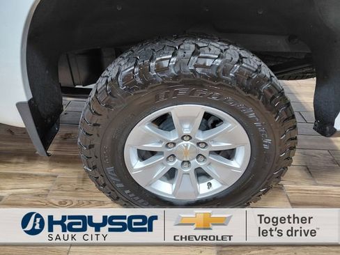 Used 2025 Chevrolet Silverado 1500 LT w/ Safety Package AWD/4WD image 8