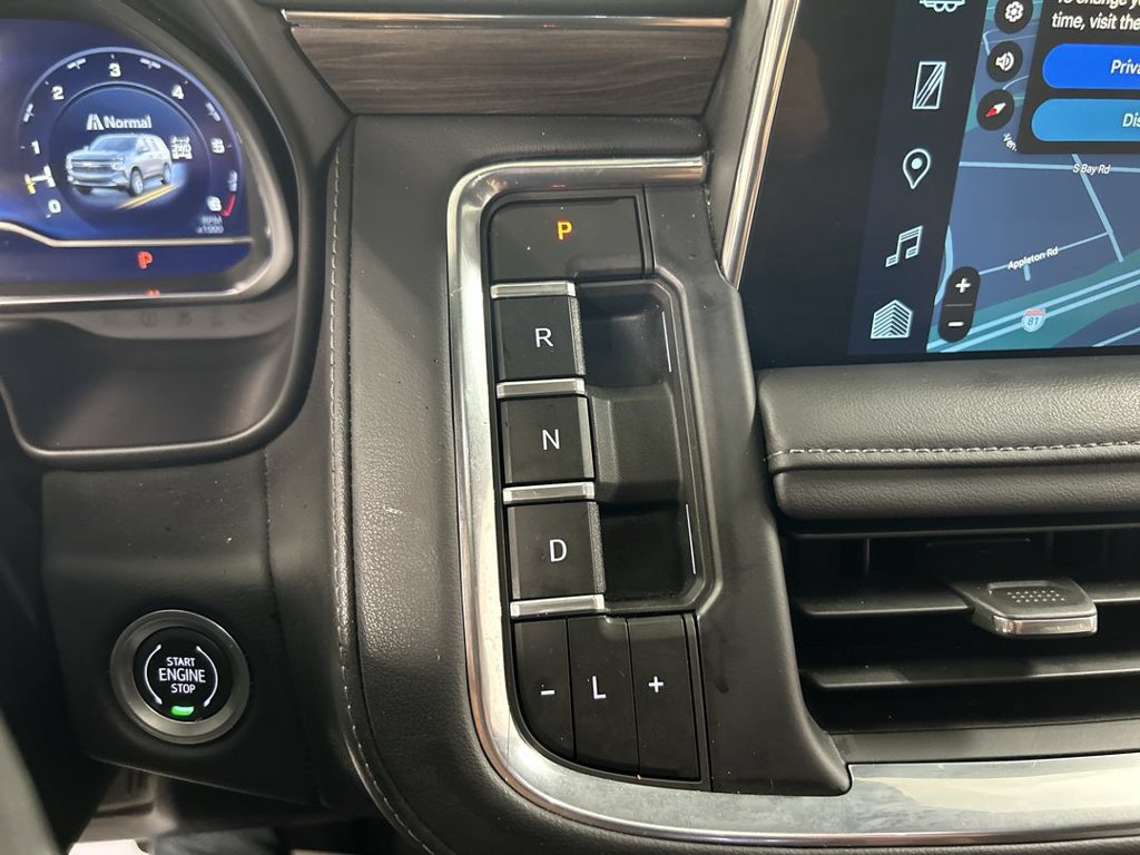 Certified 2024 Chevrolet Suburban LT w/ Luxury Package AWD/4WD image 18
