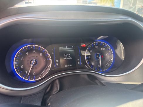 Used 2019 Chrysler Pacifica Touring-L w/ S Appearance Package image 8