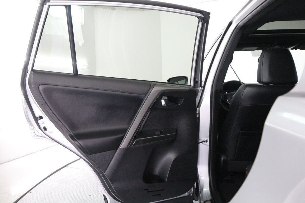 Used 2017 Toyota RAV4 SE AWD/4WD image 37