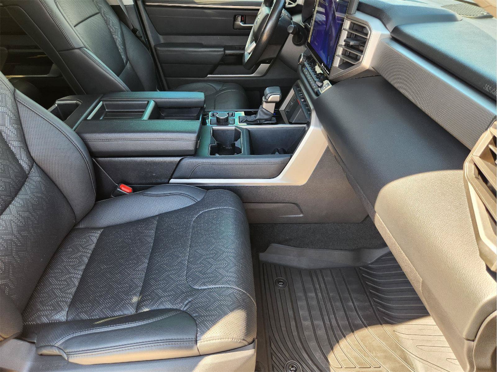 Used 2024 Toyota Tundra Limited w/ Power Package AWD/4WD image 14