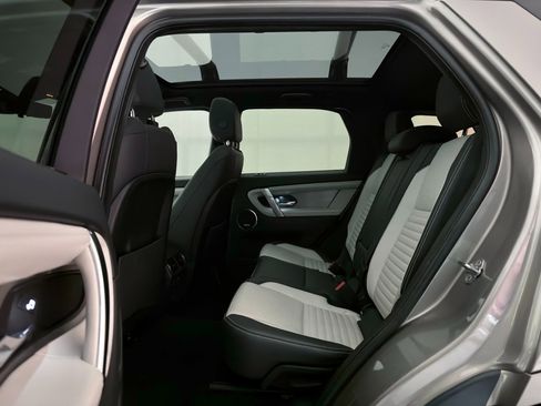 Used 2022 Land Rover Discovery Sport SE R-Dynamic image 21