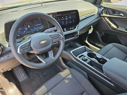 New 2026 Chevrolet Equinox LT FWD image 3