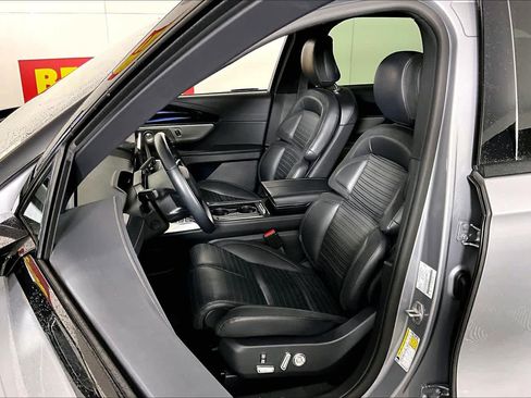 Used 2024 Lincoln Nautilus Reserve w/ Equipment Group 203A image 7