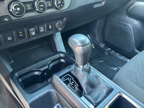 Used 2018 Toyota Tacoma TRD Off-Road image 21