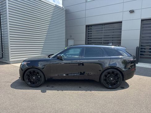 Used 2025 Land Rover Range Rover Velar Dynamic HSE AWD/4WD image 2