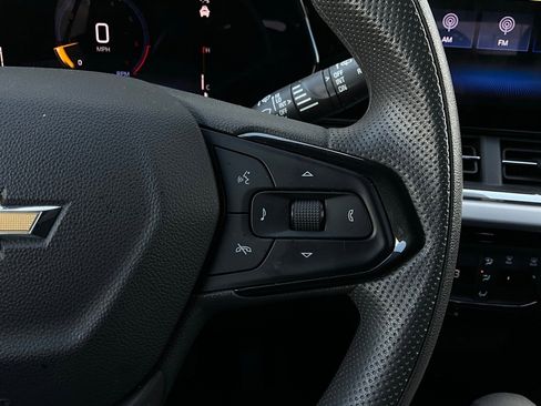 Used 2025 Chevrolet Trax LT image 33