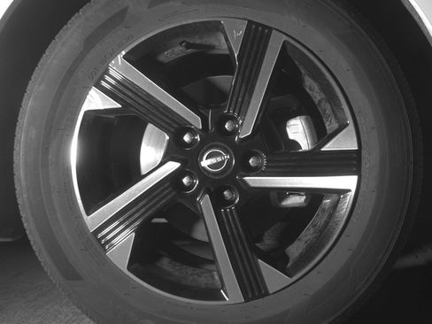 Used 2025 Nissan Sentra SV FWD image 12