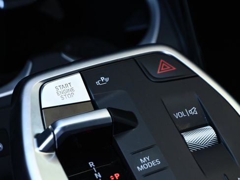 Certified 2025 BMW X1 xDrive28i image 19