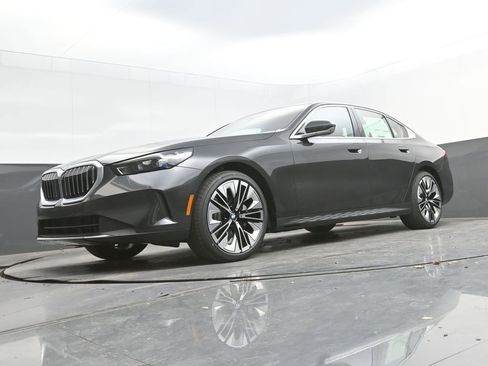 New 2026 BMW 530i w/ Premium Package image 42