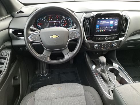 Used 2022 Chevrolet Traverse LT FWD image 18