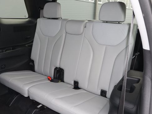 Used 2025 Hyundai Palisade SEL FWD image 9