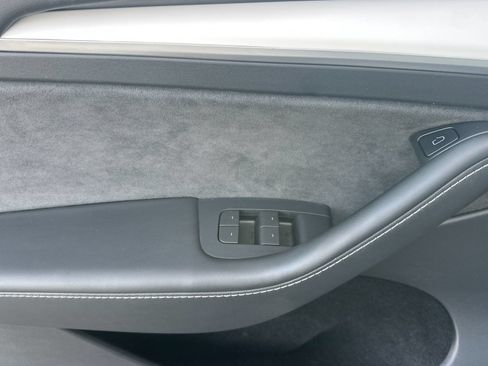 Used 2023 Tesla Model Y Long Range AWD/4WD image 11