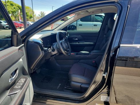 Used 2025 Nissan Kicks SR FWD image 10