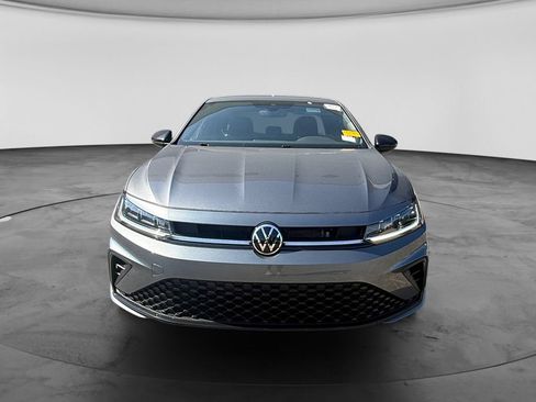 Used 2025 Volkswagen Jetta Sport FWD image 3