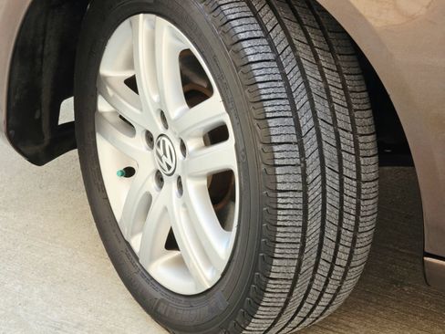 Used 2011 Volkswagen Jetta TDI FWD image 17