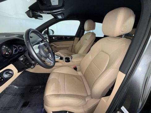 Used 2020 Porsche Cayenne AWD/4WD image 13