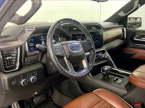 Used 2025 GMC Sierra 1500 Denali Ultimate AWD/4WD image 16