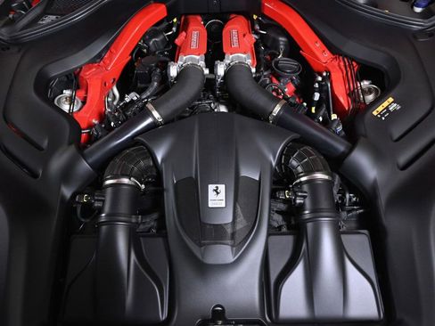 Used 2020 Ferrari Portofino Base image 5