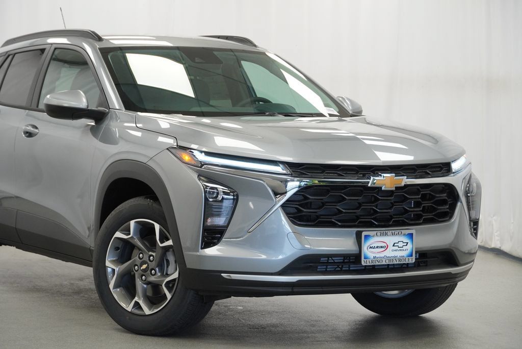 New 2026 Chevrolet Trax LT w/ Driver Confidence Package FWD image 9