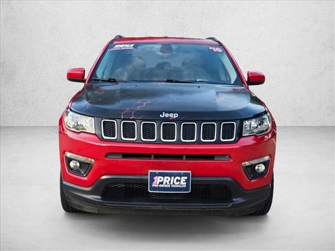 Used 2018 Jeep Compass Latitude FWD image 2