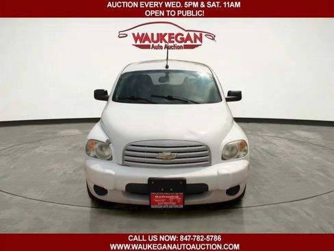 Used 2009 Chevrolet HHR LS FWD image 2