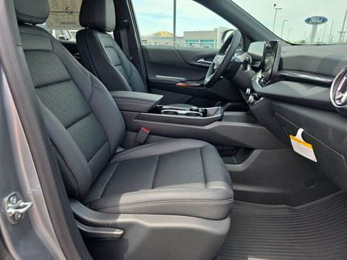 New 2026 Chevrolet Equinox LT w/ Convenience Package II FWD image 15