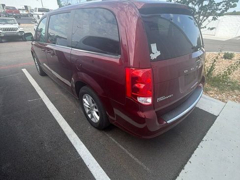 Used 2018 Dodge Grand Caravan SXT w/ Driver Convenience Group FWD image 4