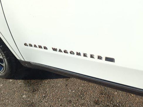 Used 2022 Jeep Grand Wagoneer Series III w/ Rear Seat Video Group 1 image 33