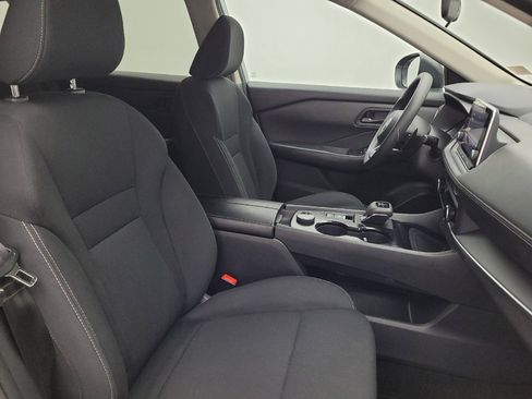 Used 2024 Nissan Rogue S AWD/4WD image 21